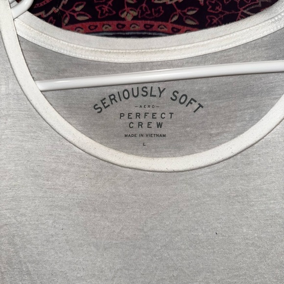 Seriously Soft Perfect Crew Neck - Picture 3 of 4